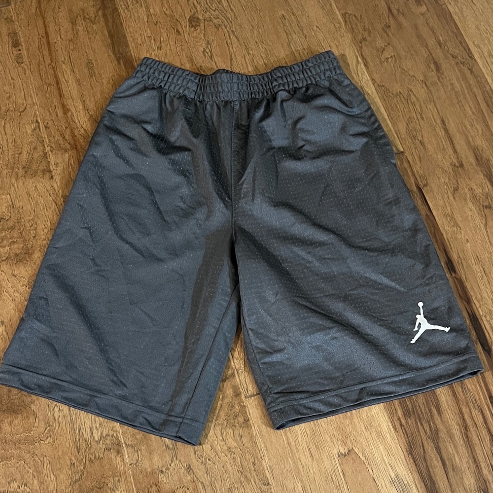 Nike Air Jordan Youth Shorts L 13-15 Black Athletic Mesh Basketball Shorts